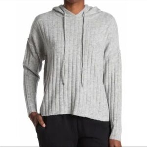 NWT Sweet Romeo Light Gray Hooded Sweatshirt Size Medium